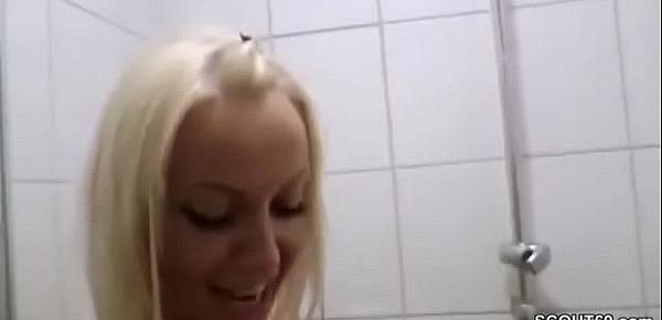  Deutsche MILF Kada Love mit Traum Body wird in der Dusche ueberrascht und gefickt